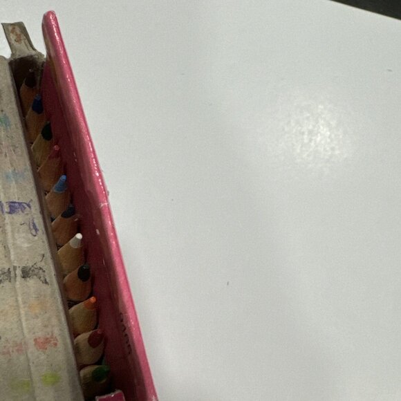 Barbie For Girls 12 Brilliant Colored Pencils Pre-Sharpened New CS1 - Picture 3 of 3